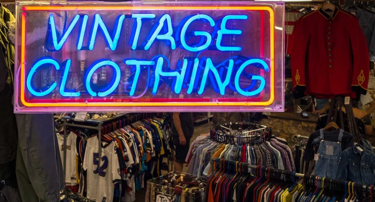 What is Vintage clothing